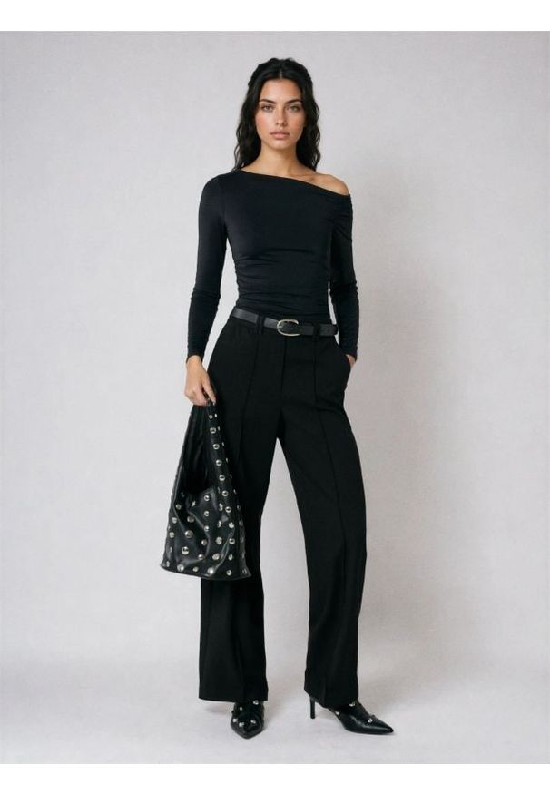 Sinsay - Spodnie wide leg z przeszyciami z domieszką wiskozy - czarny. Kolor: czarny. Materiał: wiskoza