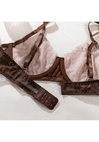 Intica - Zestaw bielizny z delikatnej koronki na specjalne okazje Eivor. Materiał: koronka. Wzór: koronka #11