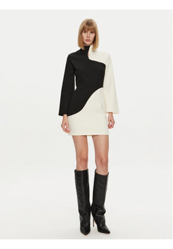 SIMONA CORSELLINI - Simona Corsellini Sukienka koktajlowa A24CPAB016 Czarny Relaxed Fit. Kolor: czarny. Materiał: syntetyk. Styl: wizytowy