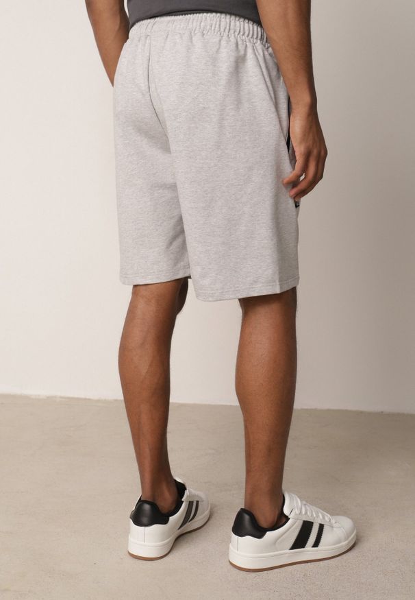 Born2be - Szare Dresowe Szorty Sportowe z Bawełną i Kieszeniami na Suwak Rharanin. Okazja: na co dzień, do domu. Kolor: szary. Materiał: bawełna, dresówka. Styl: sportowy