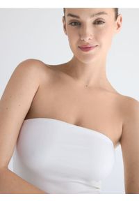 Reserved - Top bandeau - biały. Kolor: biały. Materiał: dzianina. Wzór: gładki