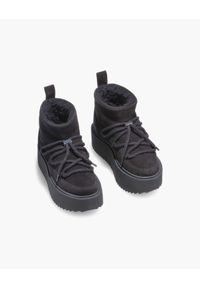 Inuikii - INUIKII CLASSIC LOW PLATFORM Śniegowce damskie. Okazja: na spacer, do pracy, na co dzień. Kolor: czarny. Obcas: na platformie. Styl: casual #5