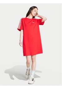 Adidas - adidas Sukienka codzienna Essentials 3-Stripes IY4241 Czerwony Loose Fit. Okazja: na co dzień. Kolor: czerwony. Materiał: bawełna. Typ sukienki: proste. Styl: casual #1