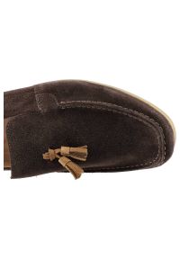 Mokasyny damskie Karino, zamszowa skóra naturalna i na płaskiej podeszwie, brązowe, 458-Braz-219-185-TR. Okazja: na co dzień. Zapięcie: bez zapięcia. Kolor: brązowy. Materiał: bawełna, skóra, zamsz. Szerokość cholewki: normalna. Obcas: na płaskiej podeszwie. Styl: elegancki, casual #8