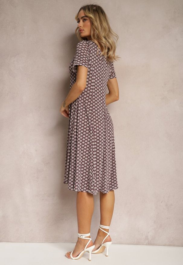 Renee - Bordowo-Beżowa Wiskozowa Sukienka o Rozkloszowanym Fasonie Ibelia. Kolor: czerwony. Materiał: wiskoza. Typ sukienki: rozkloszowane