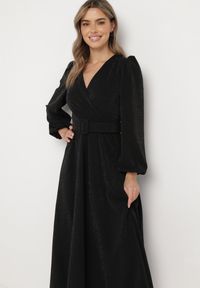 Born2be - Czarna Rozkloszowana Sukienka Maxi z Kopertowym Dekoltem i Paskiem Zeina. Kolor: czarny. Typ sukienki: kopertowe. Styl: klasyczny. Długość: maxi #7