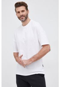 Sisley T-shirt bawełniany kolor biały gładki. Okazja: na co dzień. Kolor: biały. Materiał: bawełna. Wzór: gładki. Styl: casual