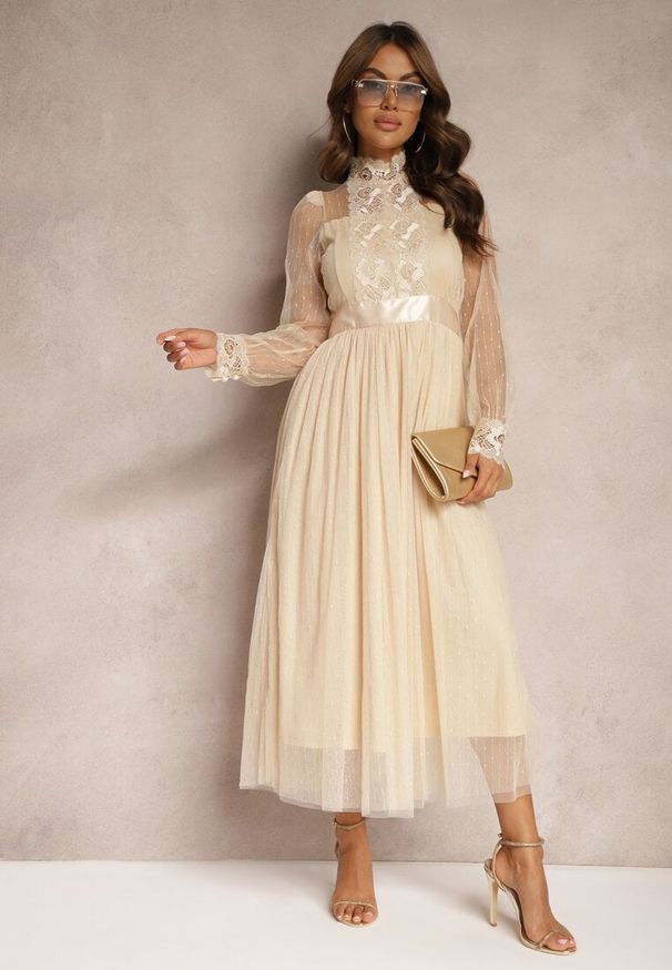 Renee - Jasnobeżowa Siateczkowa Sukienka Maxi o Rozkloszowanym Kroju z Ozdobną Koronką Narile. Kolor: beżowy. Materiał: koronka. Wzór: koronka. Styl: elegancki. Długość: maxi