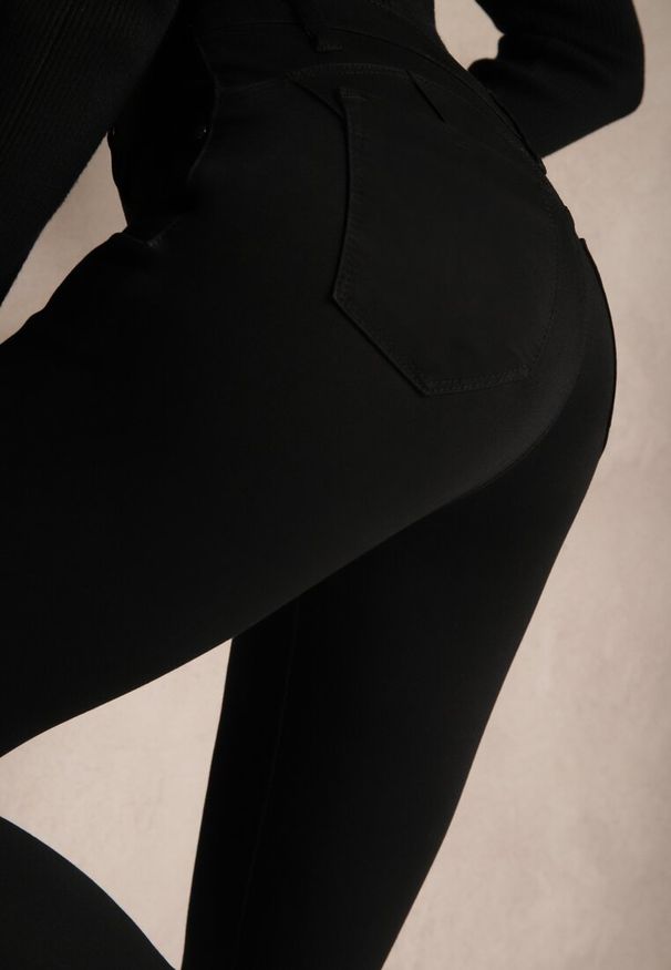 Renee - Czarne Jeansy z Bawełną Skinny High Waist Push Up Totanna. Okazja: na co dzień, na spotkanie biznesowe, do pracy. Stan: podwyższony. Kolor: czarny. Styl: biznesowy, elegancki, casual