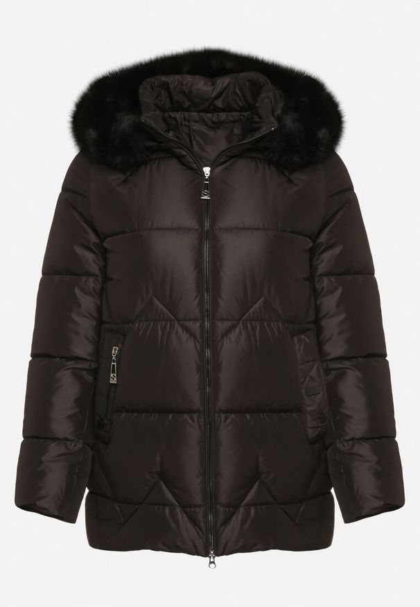 Born2be - Czarna Pikowana Kurtka z Kapturem z Futerkiem Tevea. Okazja: na spotkanie biznesowe, do pracy, na spacer. Typ kołnierza: kaptur. Kolekcja: plus size. Kolor: czarny. Materiał: futro. Styl: biznesowy, klasyczny, elegancki