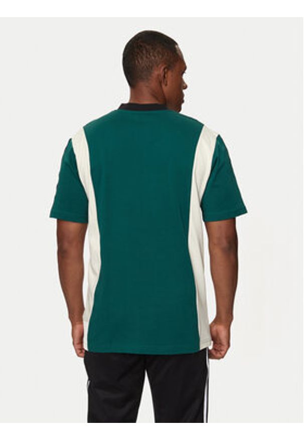 Adidas - adidas T-Shirt Archive Panel IS1406 Zielony Regular Fit. Kolor: zielony. Materiał: bawełna, syntetyk