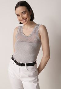 Born2be - Ciemnoszary Bawełniany Top z Koronkową Górą Beralia. Kolor: szary. Materiał: bawełna, koronka. Wzór: aplikacja #3