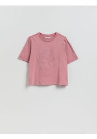 Reserved - T-shirt z połyskującymi aplikacjami - jasnofioletowy. Kolor: fioletowy. Materiał: dzianina, bawełna. Wzór: aplikacja #1