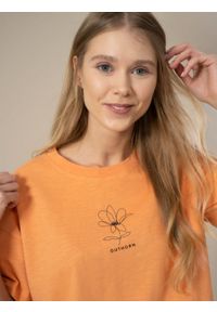 outhorn - T-shirt oversize z nadrukiem damski - pomarańczowy. Okazja: na co dzień. Kolor: pomarańczowy. Materiał: bawełna, jersey. Wzór: nadruk. Styl: casual