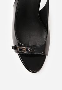 Born2be - Czarne Lakierowane Sandały VICES na Szpilce z Odkrytą Piętą i Klamrą Haziel. Okazja: na co dzień. Zapięcie: klamry. Kolor: czarny. Materiał: lakier. Wzór: koronka. Obcas: na szpilce. Styl: casual, elegancki #8