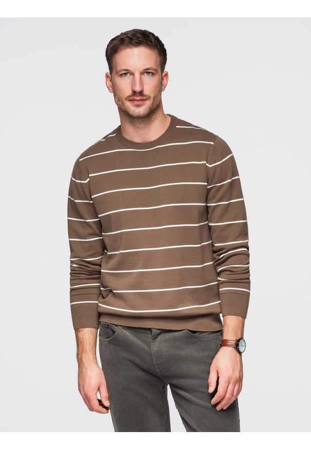 Ombre Clothing - Męski sweter casualowy w poziome paski – brązowy V3 - Rozmiar: L. Okazja: na co dzień. Kolor: brązowy. Materiał: materiał, nylon, włókno, bawełna. Wzór: paski. Styl: casual