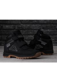 Buty do chodzenia dla dzieci Kappa Bright Mid K. Wysokość cholewki: za kostkę. Zapięcie: rzepy. Kolor: czarny. Materiał: materiał, syntetyk, tkanina. Szerokość cholewki: normalna. Sport: turystyka piesza
