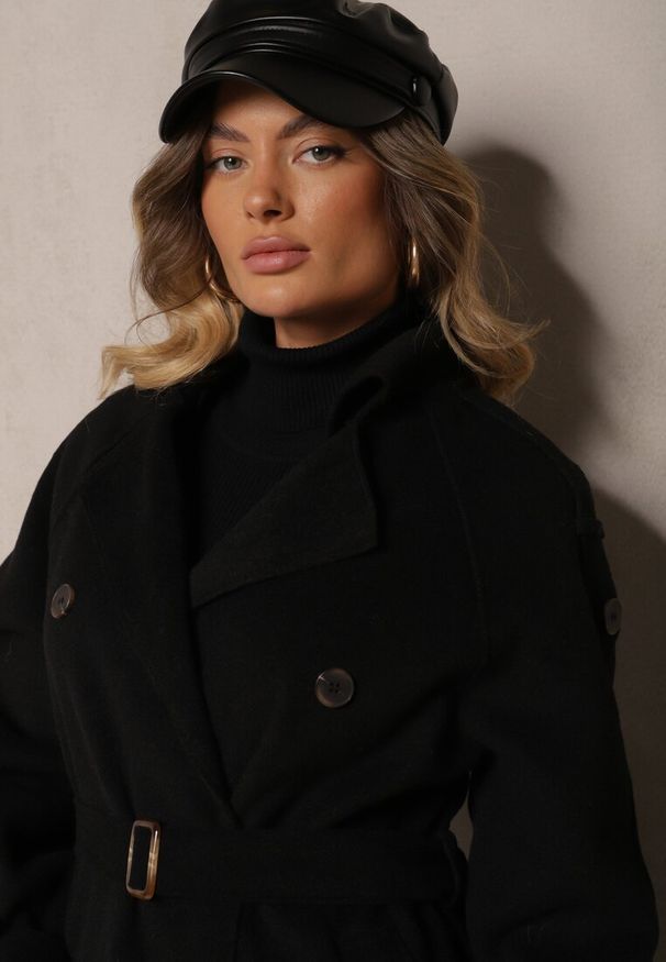 Renee - Czarny Dwurzędowy Płaszcz Trencz o Eleganckim Kroju z Paskiem Edioneta. Okazja: do pracy. Kolor: czarny. Materiał: jeans. Długość rękawa: długi rękaw. Długość: długie. Styl: elegancki