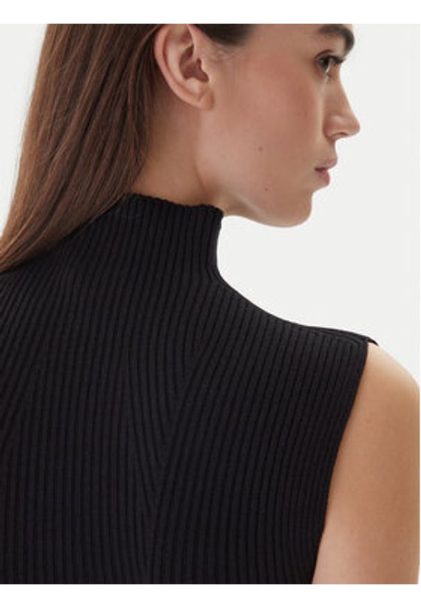 Kontatto Golf 3M0826C Czarny Slim Fit. Typ kołnierza: golf. Kolor: czarny. Materiał: syntetyk