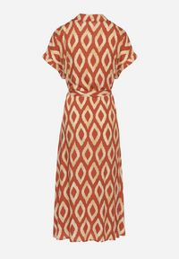 Born2be - Pomarańczowa Wiskozowa Sukienka Koszulowa z Geometrycznym Wzorem Rallapea. Okazja: na co dzień. Typ kołnierza: kołnierzyk klasyczny. Kolor: pomarańczowy. Materiał: wiskoza. Długość rękawa: krótki rękaw. Wzór: geometria. Typ sukienki: koszulowe. Styl: klasyczny, casual, elegancki #3