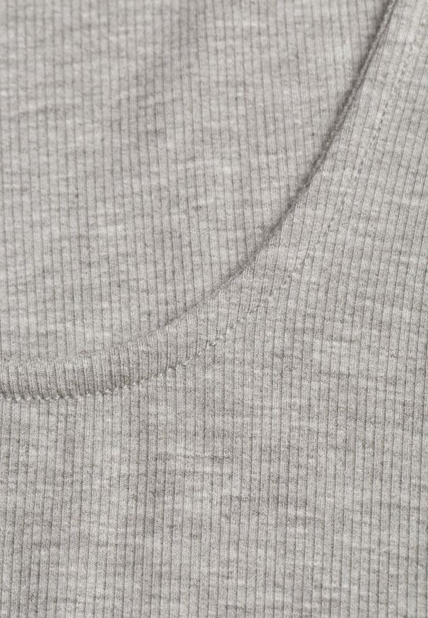 Born2be - Szare Body w Klasycznym Stylu Sadirise. Okazja: na co dzień. Kolor: szary. Długość rękawa: długi rękaw. Długość: długie. Styl: klasyczny