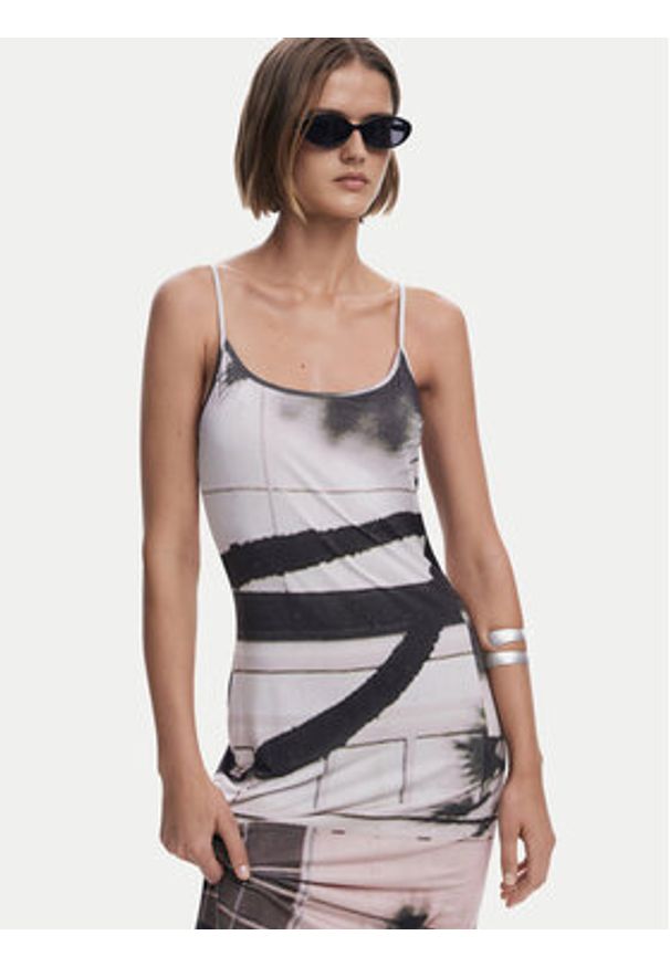 Desigual Sukienka letnia 25SWVK56 Kolorowy Regular Fit. Materiał: syntetyk. Wzór: kolorowy. Sezon: lato