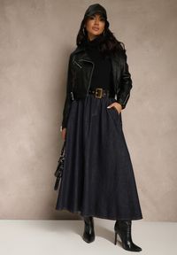 Renee - Granatowa Rozkloszowana Spódnica Jeansowa Midi z Paskiem Wendlla. Kolor: niebieski. Materiał: jeans