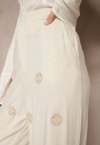 Renee - Beżowe Spodnie z Wiskozą i Lnem High Waist o Szerokim Kroju z Haftem Wilirna. Okazja: na imprezę, na spacer. Stan: podwyższony. Kolor: beżowy. Materiał: len, wiskoza. Wzór: haft. Sezon: lato. Styl: elegancki #3