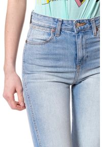 Wrangler - WRANGLER RETRO CROP FLARE FIJI W242FH127 112127921. Stan: podwyższony. Styl: retro