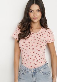 Born2be - Różowy Bawełniany T-shirt w Kwiatowy Wzór Savele. Okazja: na co dzień, na spotkanie biznesowe, do pracy, na spacer. Kolor: różowy. Materiał: bawełna. Wzór: kwiaty. Styl: biznesowy, klasyczny, casual