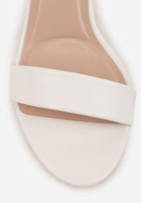 Born2be - Białe Klasyczne Sandały Vices na Szpilce Galenisse. Okazja: na co dzień, na ślub cywilny, na wesele, do pracy, na spotkanie biznesowe. Kolor: biały. Obcas: na szpilce. Styl: klasyczny. Wysokość obcasa: średni #6