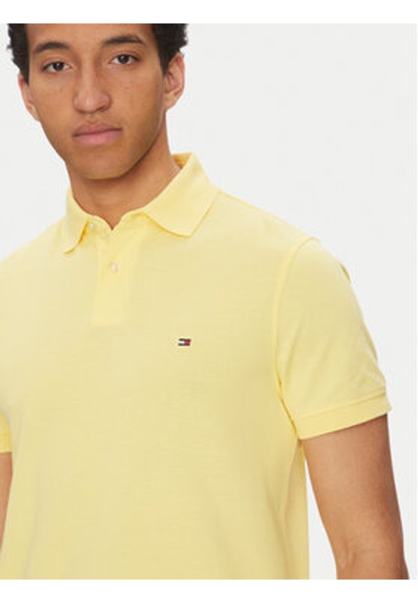 TOMMY HILFIGER - Tommy Hilfiger Polo 1985 MW0MW17770 Żółty Regular Fit. Typ kołnierza: polo. Kolor: żółty. Materiał: bawełna