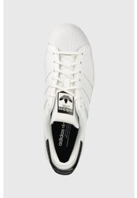 adidas Originals sneakersy Superstar kolor biały. Okazja: na plażę. Nosek buta: okrągły. Zapięcie: sznurówki. Kolor: biały. Materiał: materiał, guma. Model: Adidas Superstar