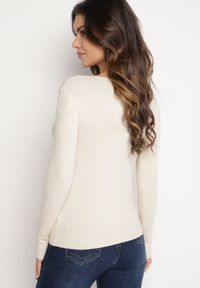 Born2be - Jasnobeżowy Sweter z Bawełną i Dekoltem w Serek Etarevia. Okazja: na co dzień. Typ kołnierza: dekolt w serek. Kolor: beżowy. Materiał: bawełna. Styl: casual #2
