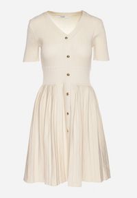 Born2be - Jasnobeżowa Sukienka z Wiskozy o Rozkloszowanym Kroju z Plisami i Guzikami Alusena. Okazja: na co dzień. Kolor: beżowy. Materiał: wiskoza. Typ sukienki: rozkloszowane. Styl: casual, elegancki #4