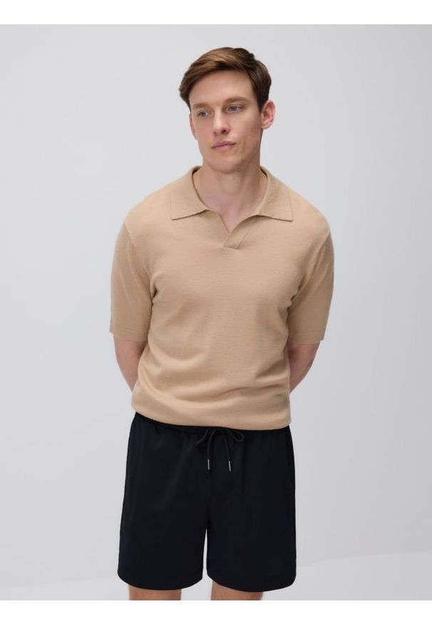 Reserved - Szorty comfort z wiązaniem - czarny. Kolor: czarny. Materiał: dzianina