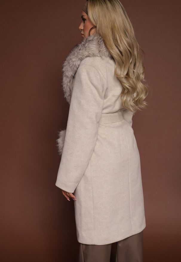 Renee - Beżowy Płaszcz z Futrzanym Kołnierzem Kieszeniami i Wiązanym Paskiem Perria. Okazja: na co dzień. Kolor: beżowy. Materiał: futro. Styl: casual, elegancki