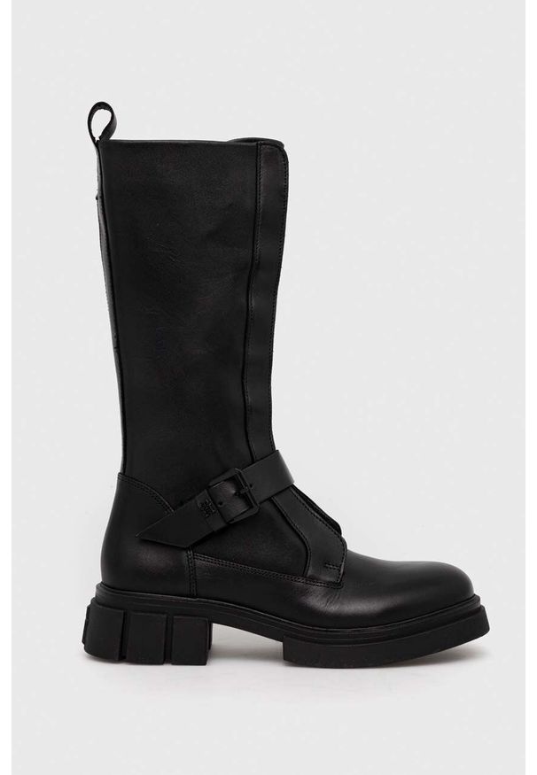 TOMMY HILFIGER - Tommy Hilfiger kozaki skórzane COOL MONOCHROMATIC BIKERBOOT damskie kolor czarny na płaskim obcasie FW0FW07338. Zapięcie: sznurówki. Kolor: czarny. Materiał: skóra. Szerokość cholewki: normalna. Obcas: na obcasie. Wysokość obcasa: niski