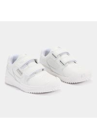 Buty dziecięce sportowe Joma Ginkana JR 2402. Kolor: biały. Materiał: skóra ekologiczna. Szerokość cholewki: normalna