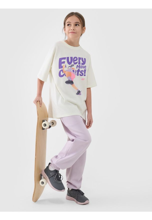 4f - 4F T-shirt oversize z nadrukiem dziewczęcy - biały 152 (11-12 lat). Okazja: na co dzień. Kolor: biały. Materiał: dzianina, bawełna, jersey. Długość rękawa: krótki rękaw. Długość: krótkie. Wzór: nadruk. Sezon: lato. Styl: klasyczny, sportowy, casual