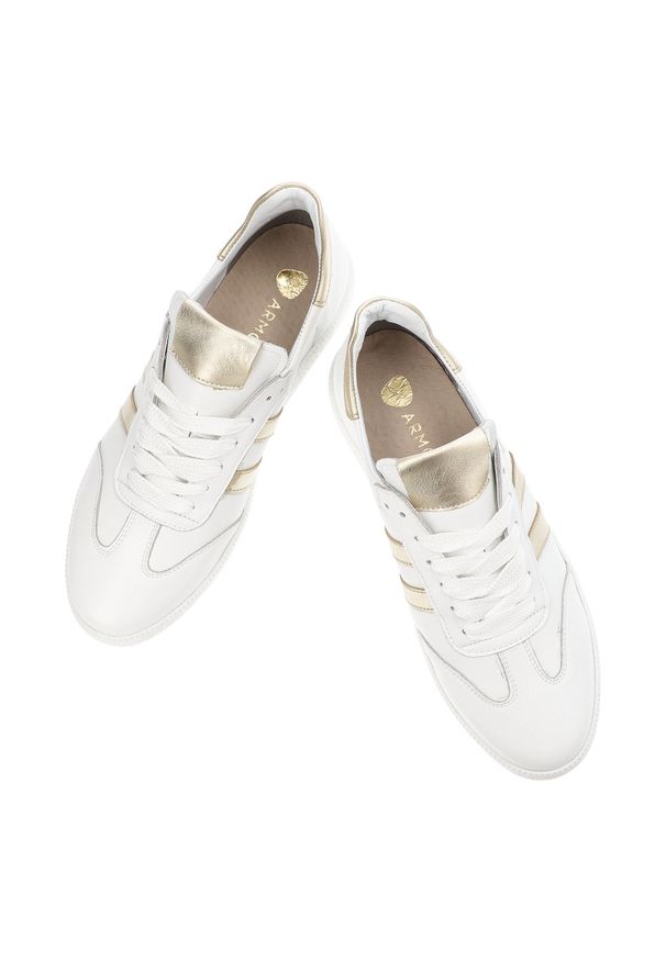 Białe Sneakersy Armodo Stylowe Sportowe Obuwie Damskie. Kolor: biały. Materiał: materiał. Szerokość cholewki: normalna