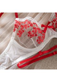 Intica - Komplet bielizny z haftem na romantyczne wieczory Bediya. Kolor: wielokolorowy. Materiał: materiał. Wzór: haft #2