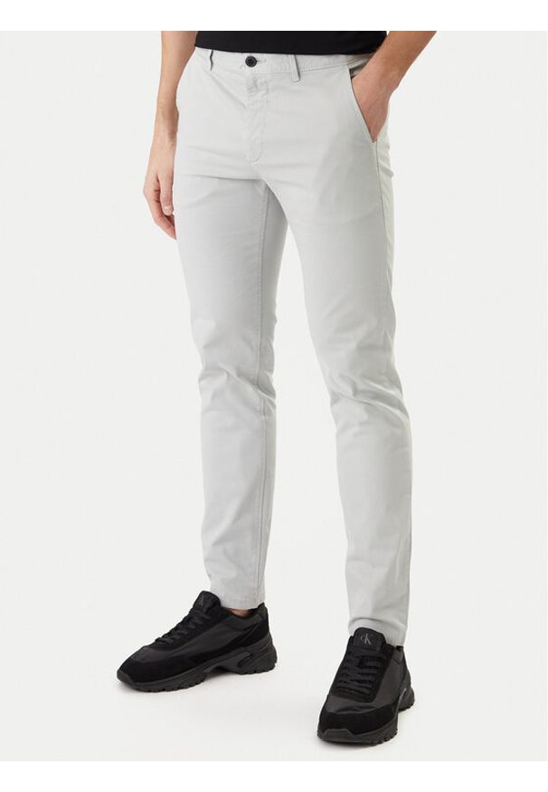 BOSS Chinosy 50510933 Szary Slim Fit. Kolor: szary. Materiał: bawełna