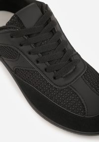 Renee - Czarne Sneakersy z Geometrycznym Wzorem Elrineth. Kolor: czarny. Materiał: prążkowany, jeans. Wzór: geometria #6