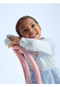 Reserved - Sukienka Kraina Lodu - jasnoniebieski. Kolor: niebieski. Materiał: bawełna. Wzór: motyw z bajki #1