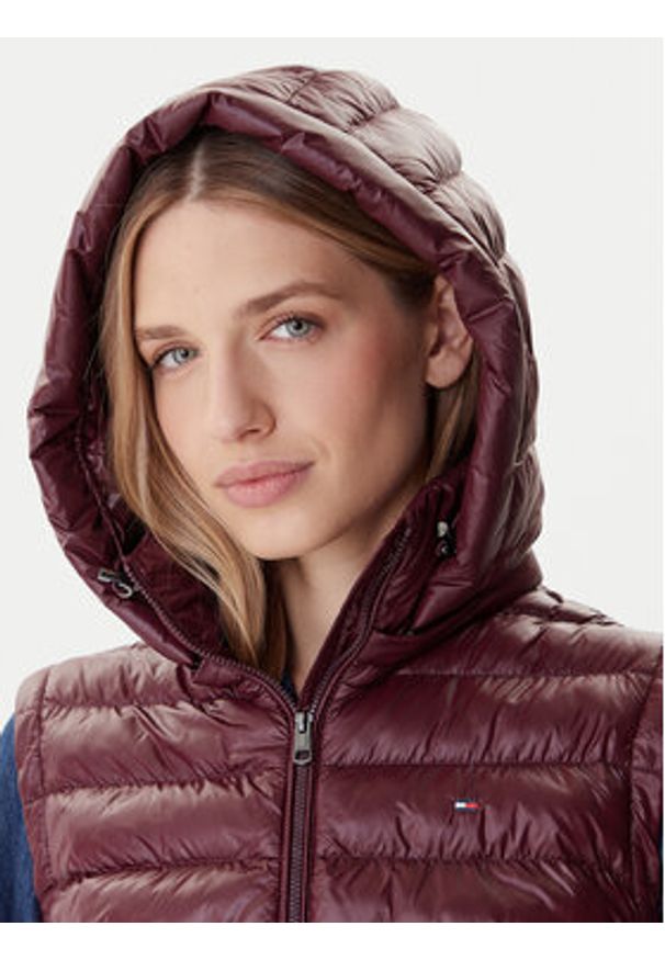 TOMMY HILFIGER - Tommy Hilfiger Bezrękawnik WW0WW47352 Bordowy Slim Fit. Kolor: czerwony. Materiał: syntetyk. Długość rękawa: bez rękawów