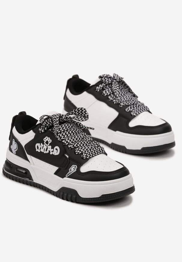 Born2be - Czarne Sneakersy na Grubej Podeszwie z Ozdobnymi Wstawkami i Sznurówkami Tressia. Kolor: czarny. Wzór: aplikacja. Obcas: na platformie