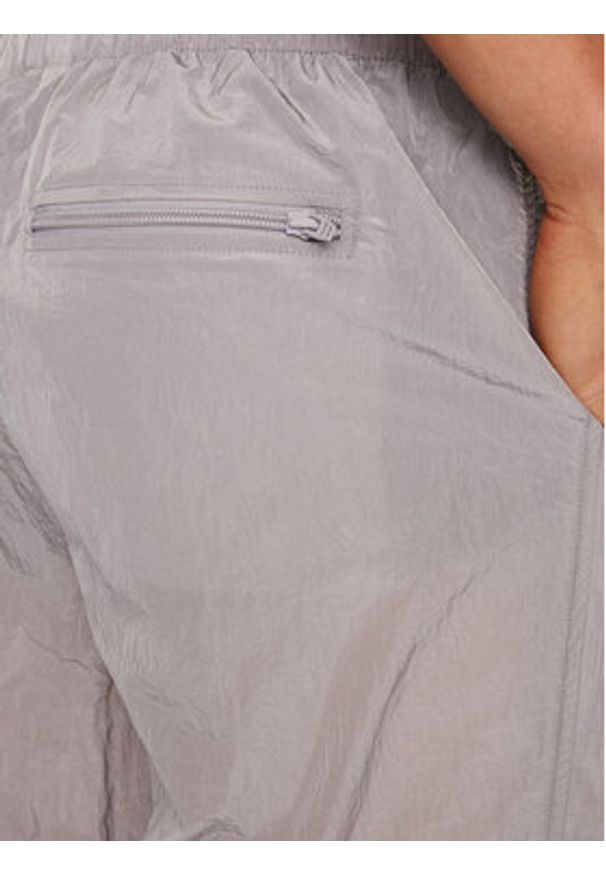 Rains Spodnie materiałowe Kano Pants Regular 19200 Szary Regular Fit. Kolor: szary. Materiał: syntetyk