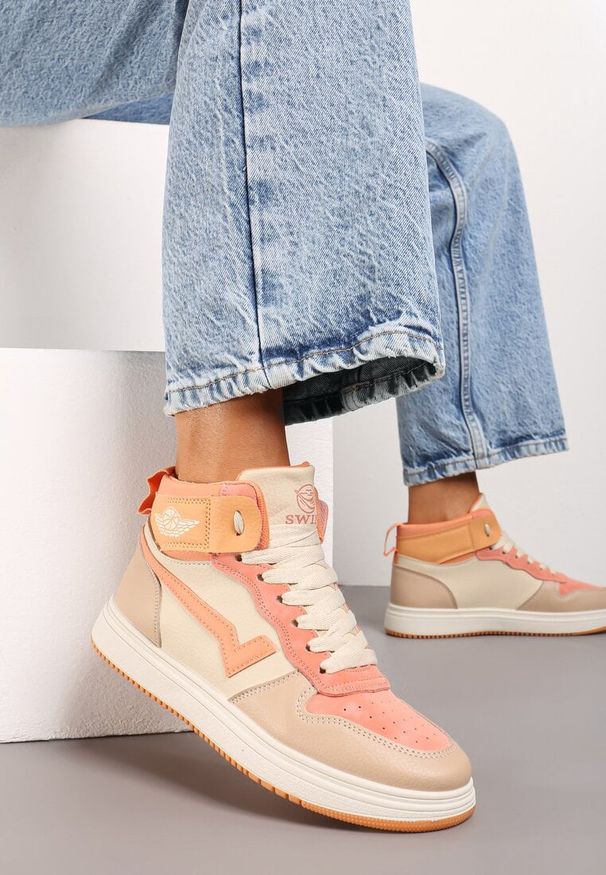 Born2be - Pomarańczowe Sneakersy Zoiido. Okazja: na co dzień. Wysokość cholewki: za kostkę. Nosek buta: okrągły. Kolor: beżowy. Materiał: jeans. Szerokość cholewki: normalna. Wzór: aplikacja