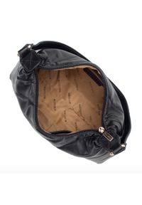 Wittchen - Damska torebka na ramię pikowana trapezowa czarna. Kolor: czarny. Wzór: haft. Dodatki: z haftem. Materiał: skórzane. Rozmiar: małe. Styl: elegancki. Rodzaj torebki: na ramię